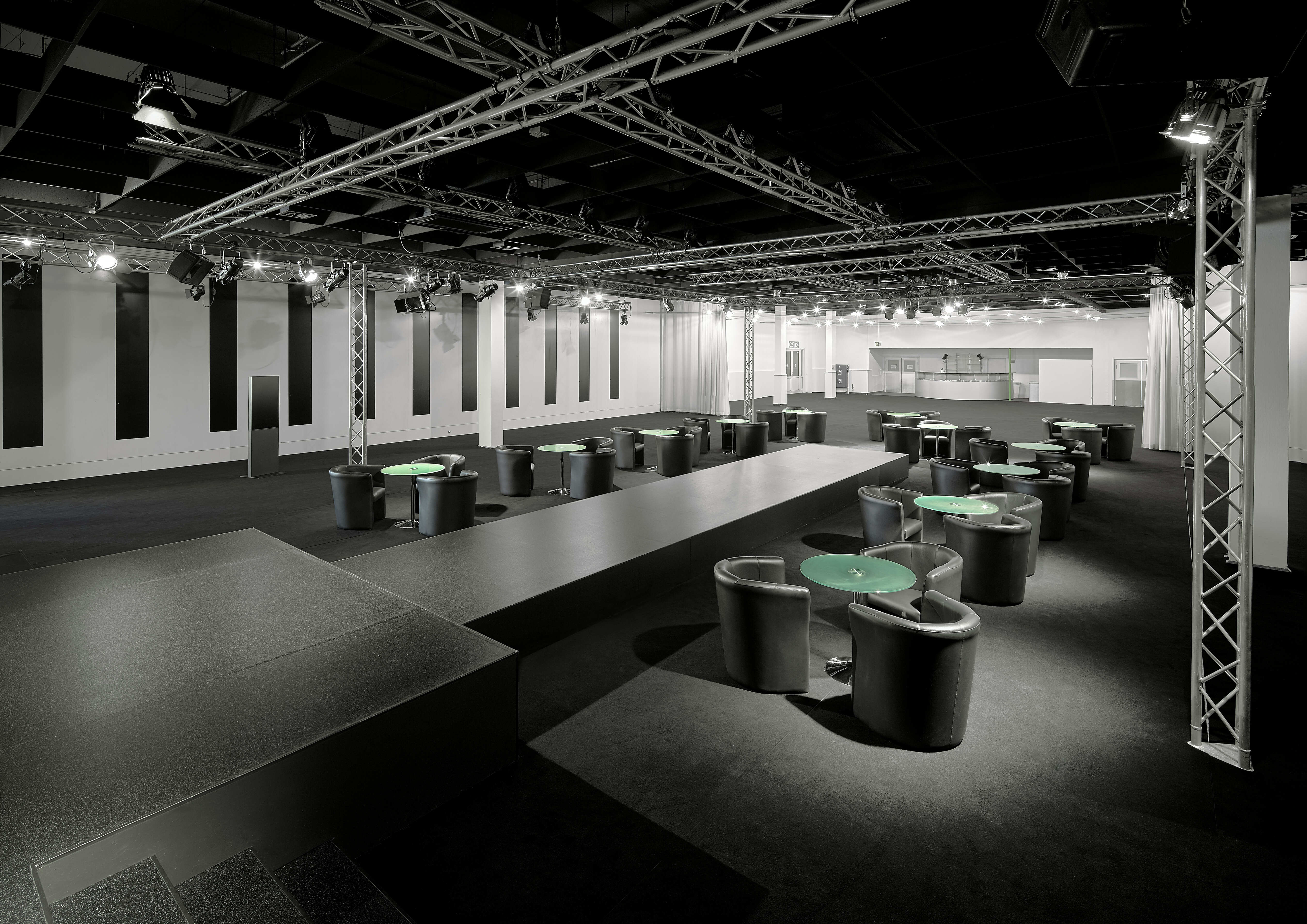 MESSE OF Event Center 095 97 103 M f